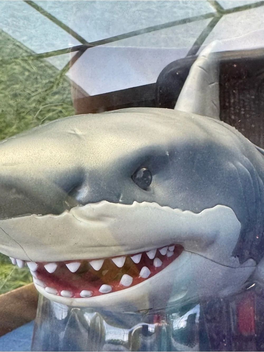 Robo Alive Great White Shark Series 1 by Zuru, Battery-Powered Robotic Light up